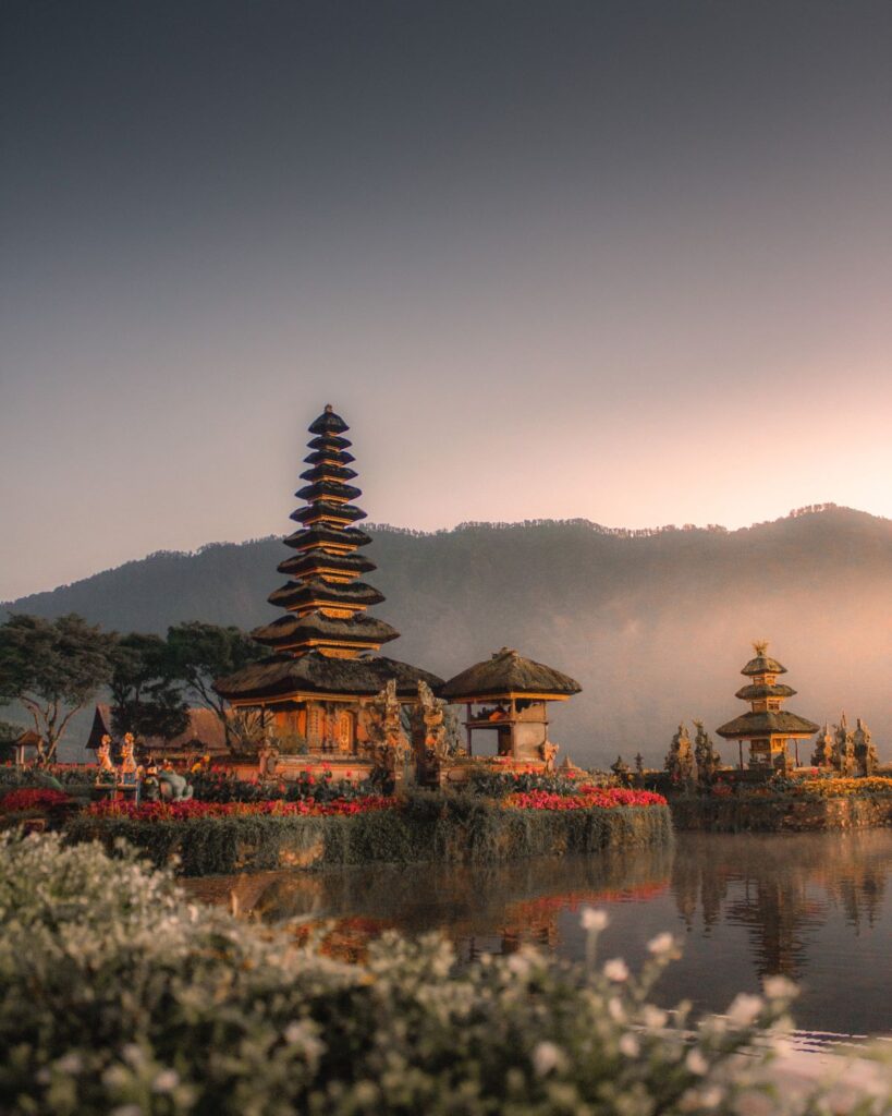 Ulun Danu Temple hram kod jezera Bratan